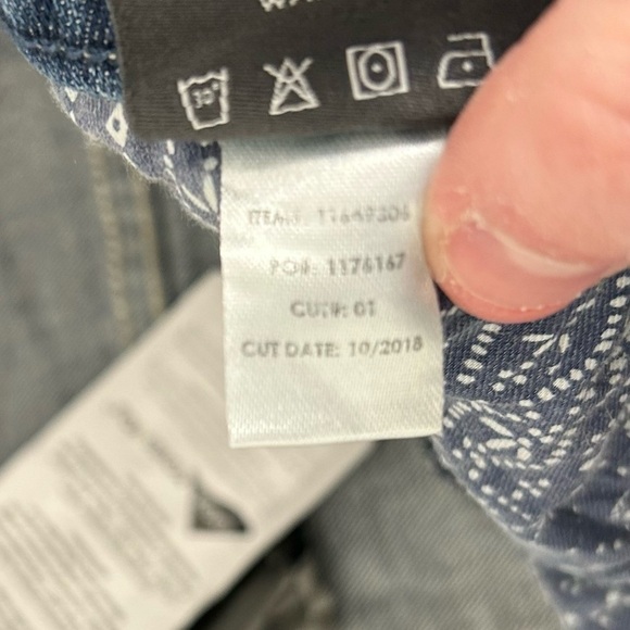 Torrid premium denim stretch mid rise flare jeans - NWT size 20R - Picture 11 of 12